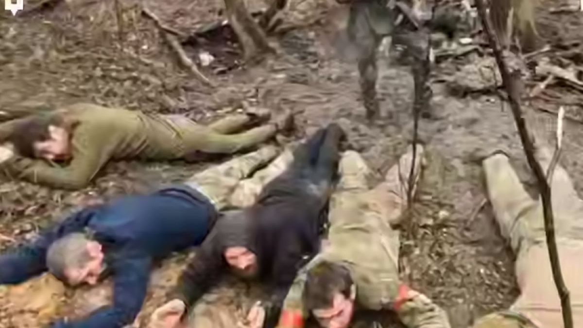 Воїни ССО показали, як змусили здатися в полон групу росіян