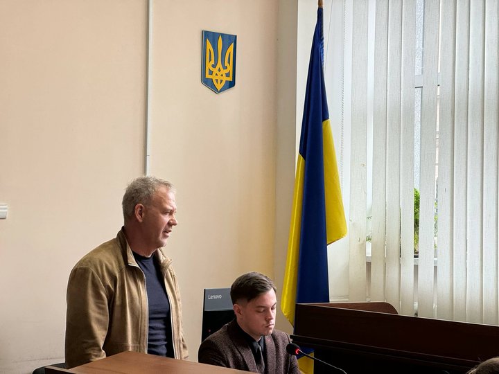 Юрій Бобак (ліворуч) під час обрання запобіжного заходу 9 травня