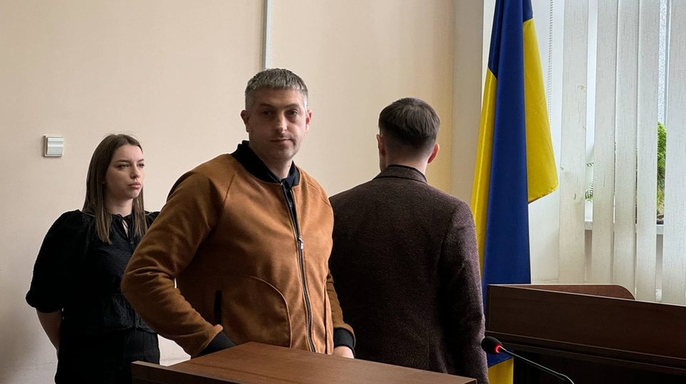 Ексдиректор компанії «Рубікон Груп» Тарас Іваньо (у центрі) під час обрання запобіжного заходу