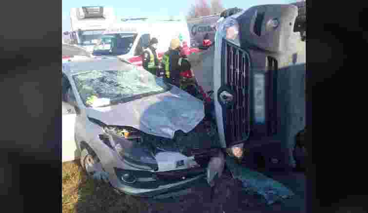 Водій мікроавтобуса уник ув'язнення за потрійну ДТП із загиблим на Львівщині