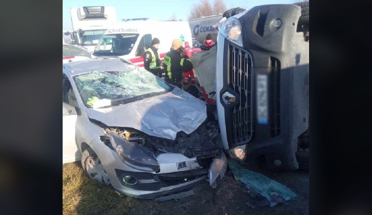 Водій мікроавтобуса уник ув'язнення за потрійну ДТП із загиблим на Львівщині