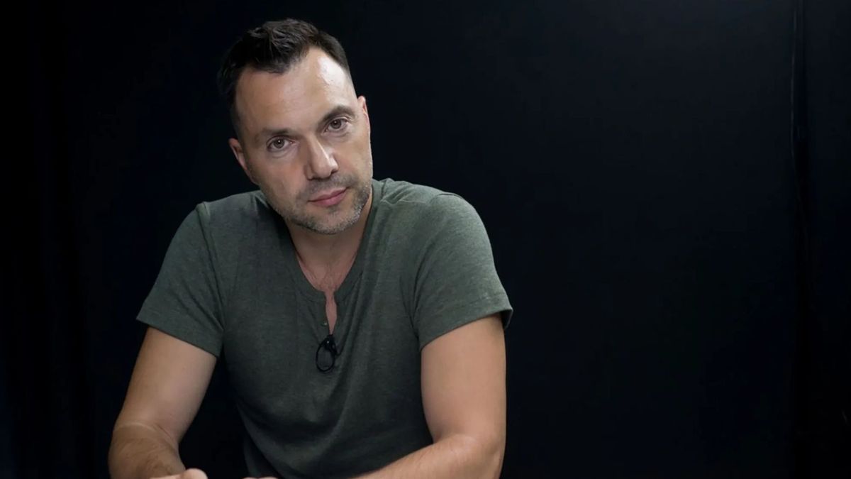 YouTube заблокував канал Олексія Арестовича та низки підсанкційних пропагандистів