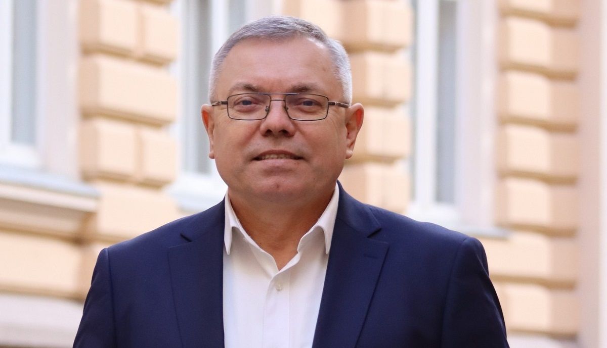 Проректор Львівського університету Володимир Качмар відмовився судитися з 24 каналом