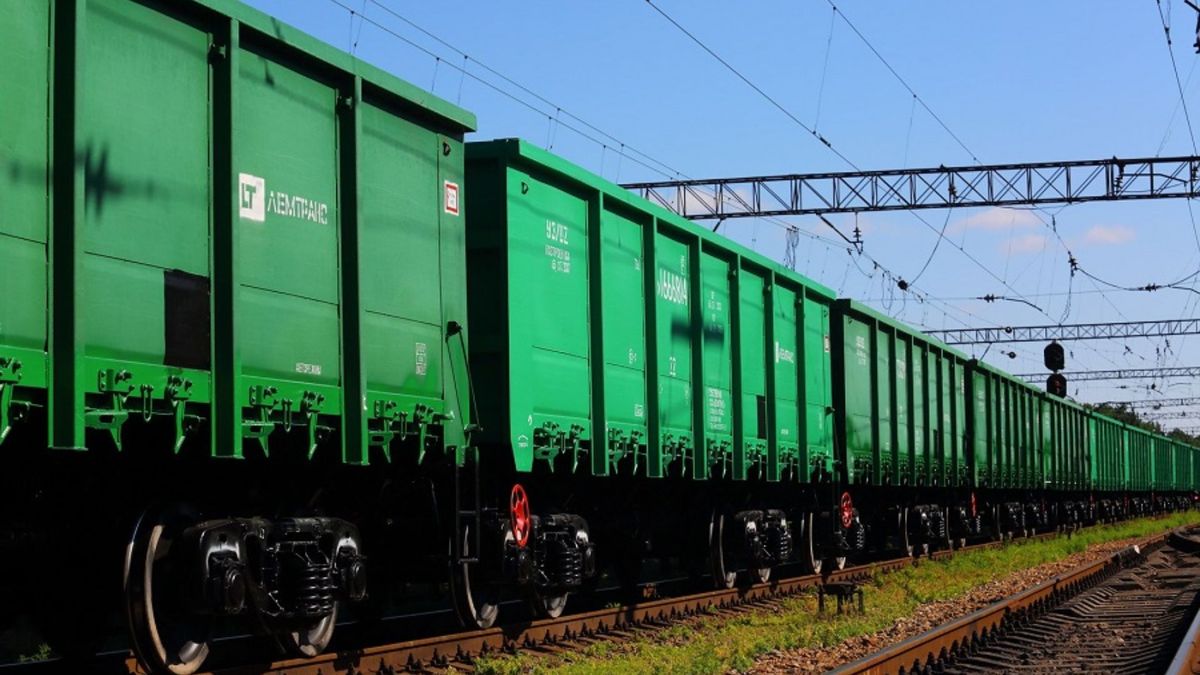 Росіяни атакували дроном цивільний вантажний потяг на Донеччині