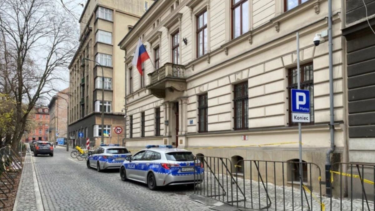 Польща повідомила про закриття генконсульства Росії у Кракові