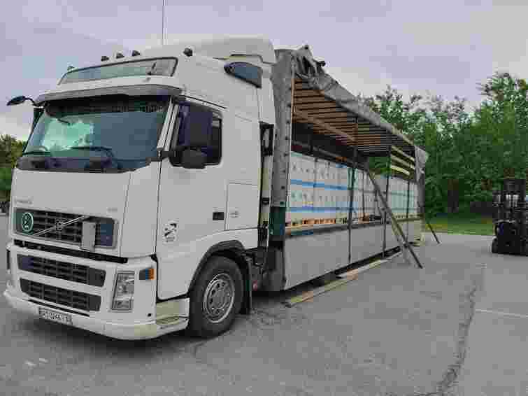 Закарпатські митники вилучили офісний папір зі Словаччини на пів мільйона гривень