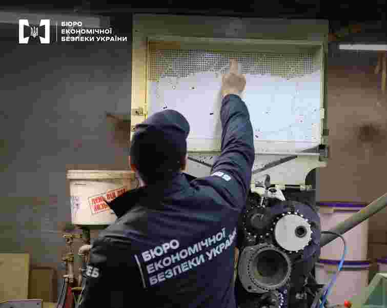 На Київщині викрили підпільне виробництво сигарет родичів нардепа Мамояна