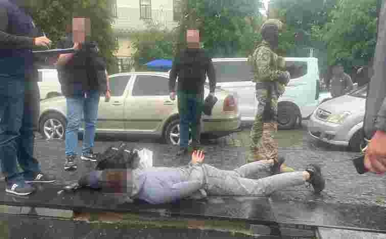 Правоохоронець з Буковини намагався налагодити схему перетину кордону для ухилянтів