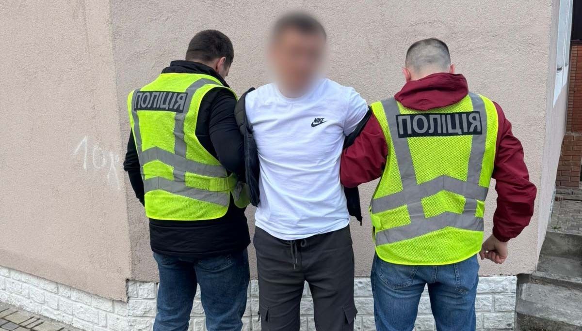 Житель Кременця за 14 тис. доларів допомагав ухилянтам отримувати відстрочку від війська