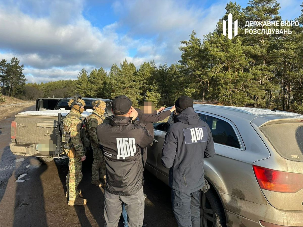 На Рівненщині судитимуть правоохоронця, який переправляв ухилянтів до Білорусі