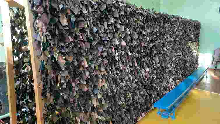 В Ужгороді засудженим до громадських робіт дозволили плести маскувальні сітки 