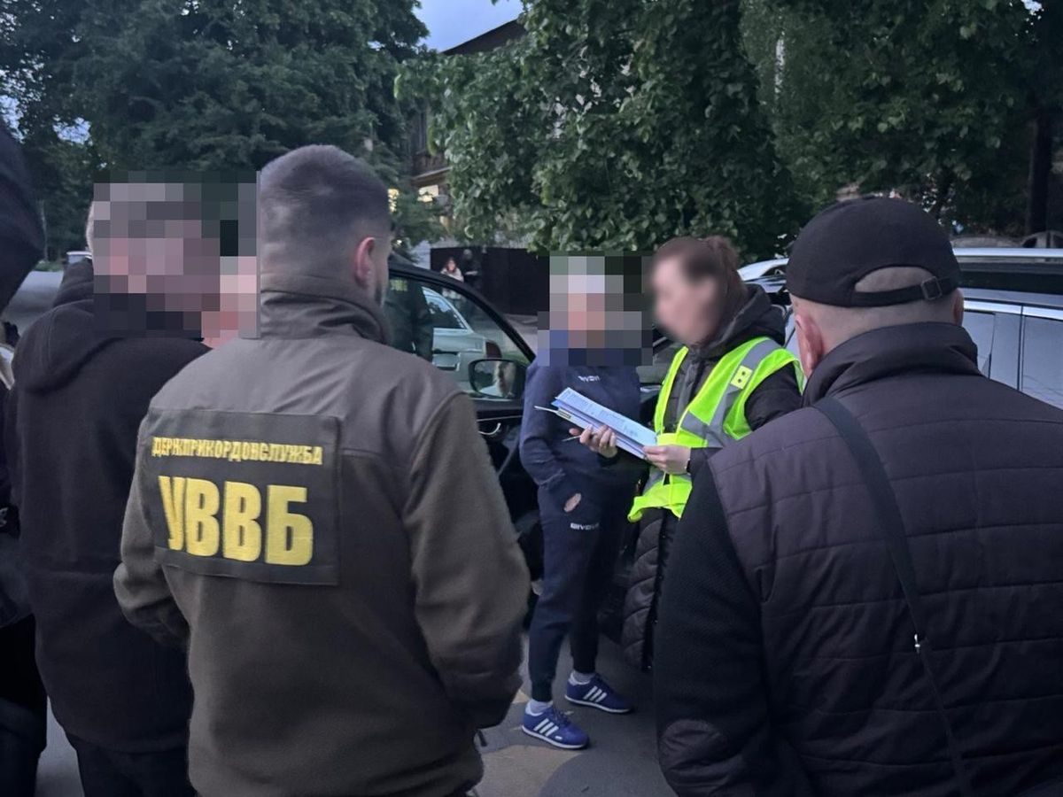 Вчителька географії з Вінниччини за 16 тис. доларів переправляла ухилянтів до Молдови