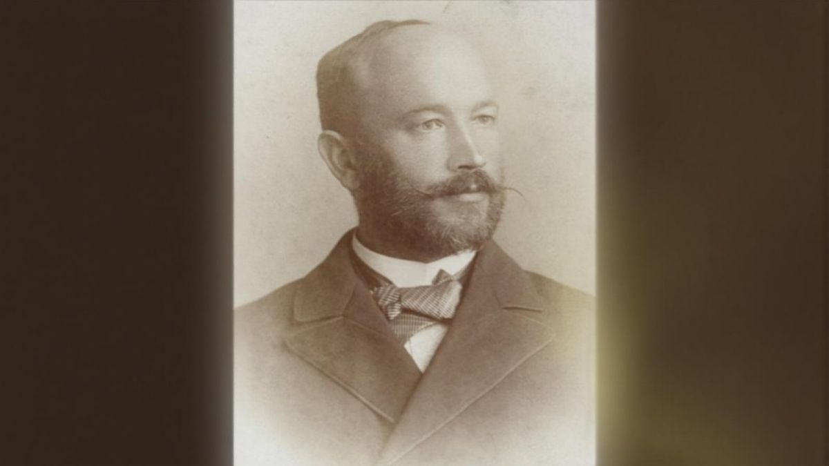 Доктор права, що писав історичні повісті