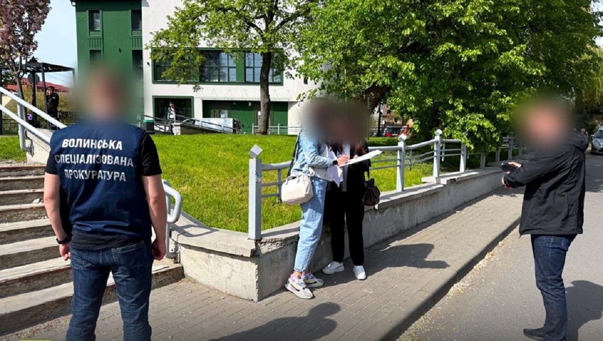 Волинська адвокатка за хабар допомагала клієнту уникати мобілізації