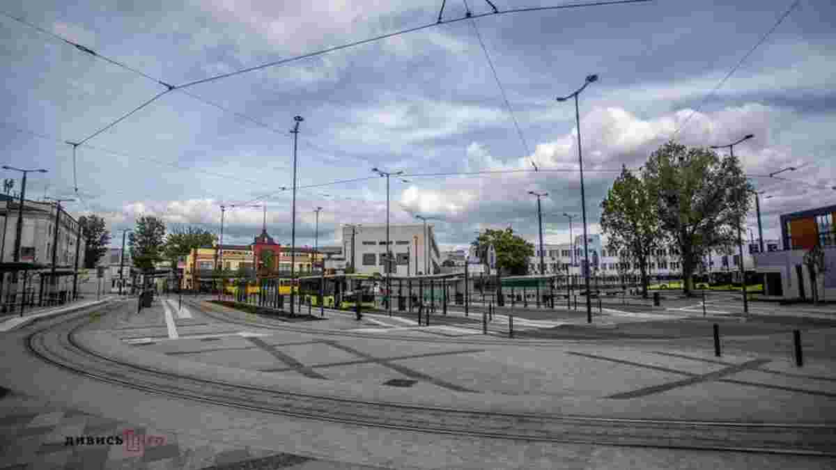 Незаконний кіоск збудували біля автовокзалу №8 на пл. Двірцевій, 1