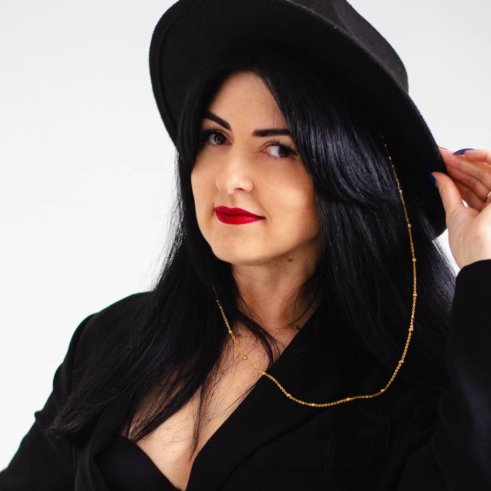 Людмила Ерфан керує Хустською агенцією Закарпатської обласної дирекції ПАТ «Страхова компанія «УСГ». Фото – Facebook посадовиці