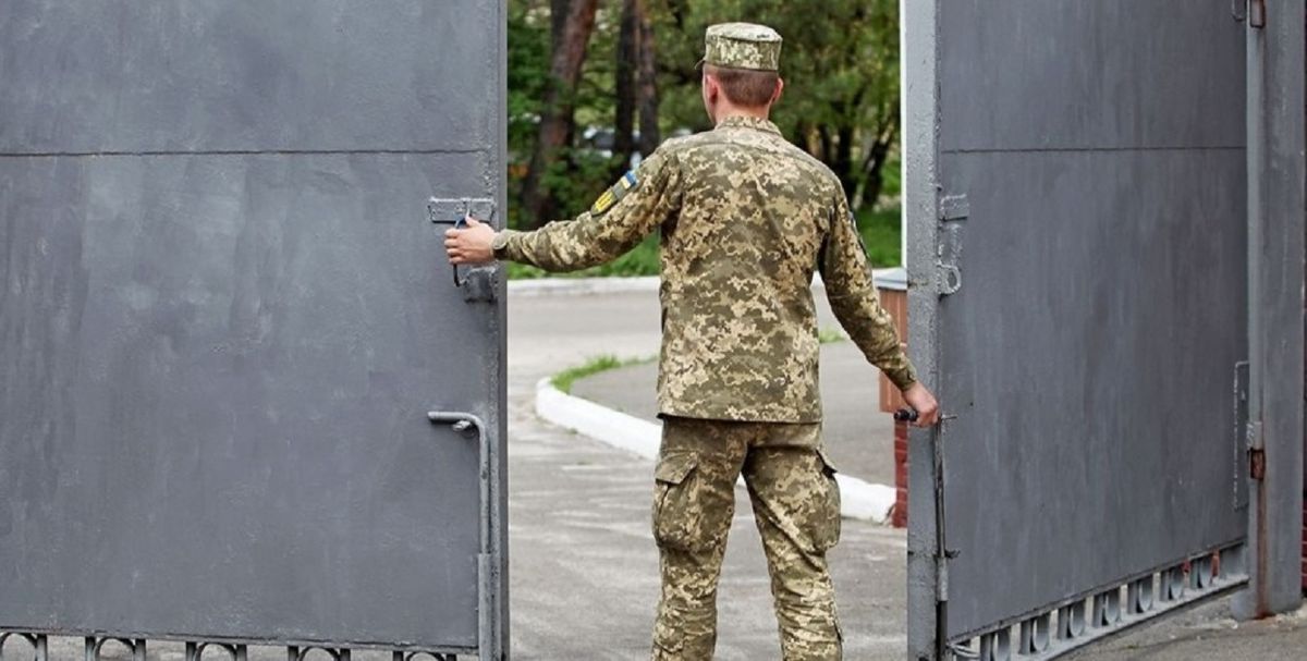 У Харкові 39-річний чоловік вистрибнув з вікна третього поверху місцевого ТЦК