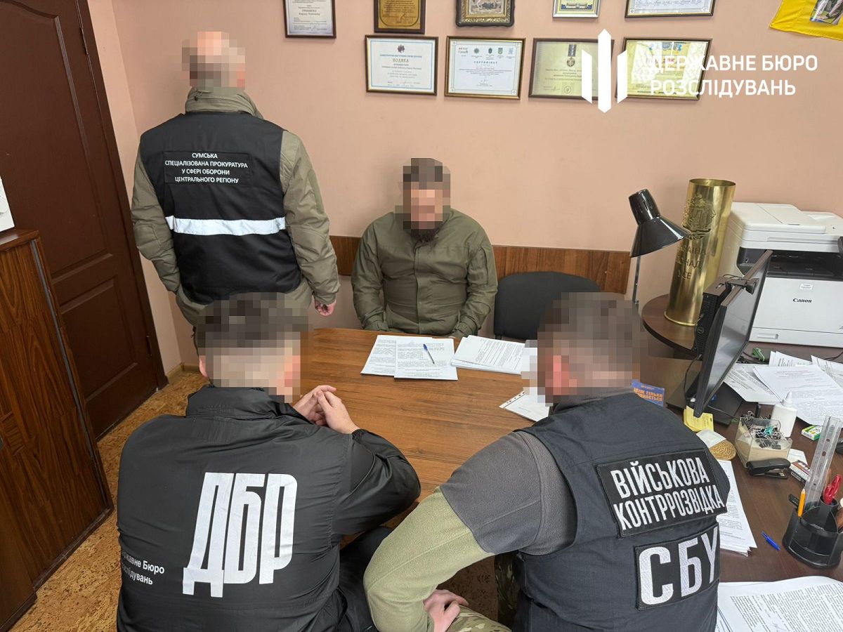 Суд на 10 років ув'язнив військового за крадіжку приладів нічного бачення з роти