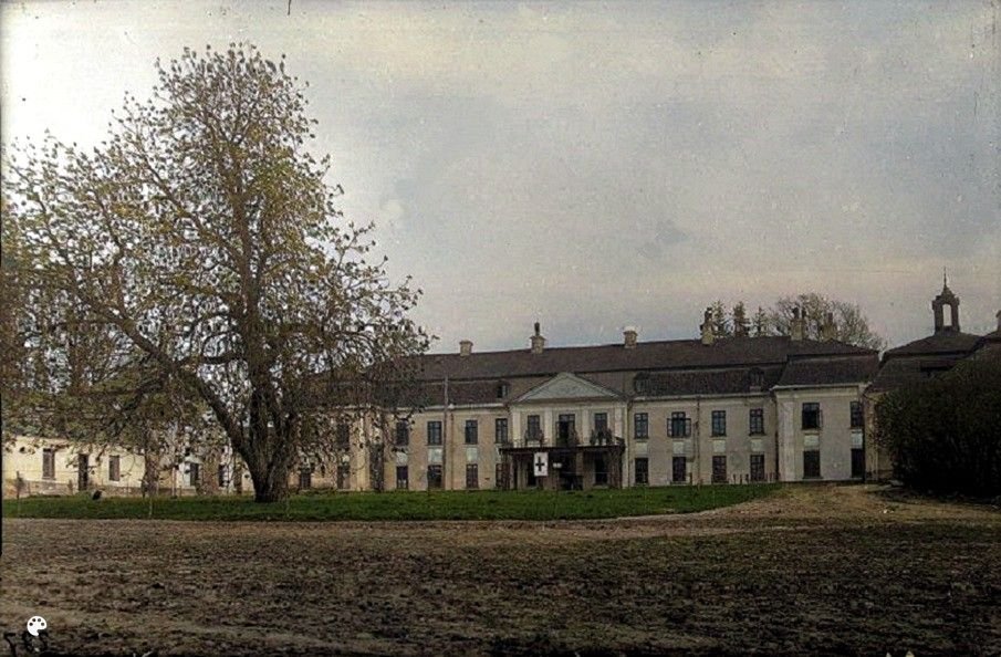 Палац в Пеняках (фото з австрійського архіву, 1916 рік)