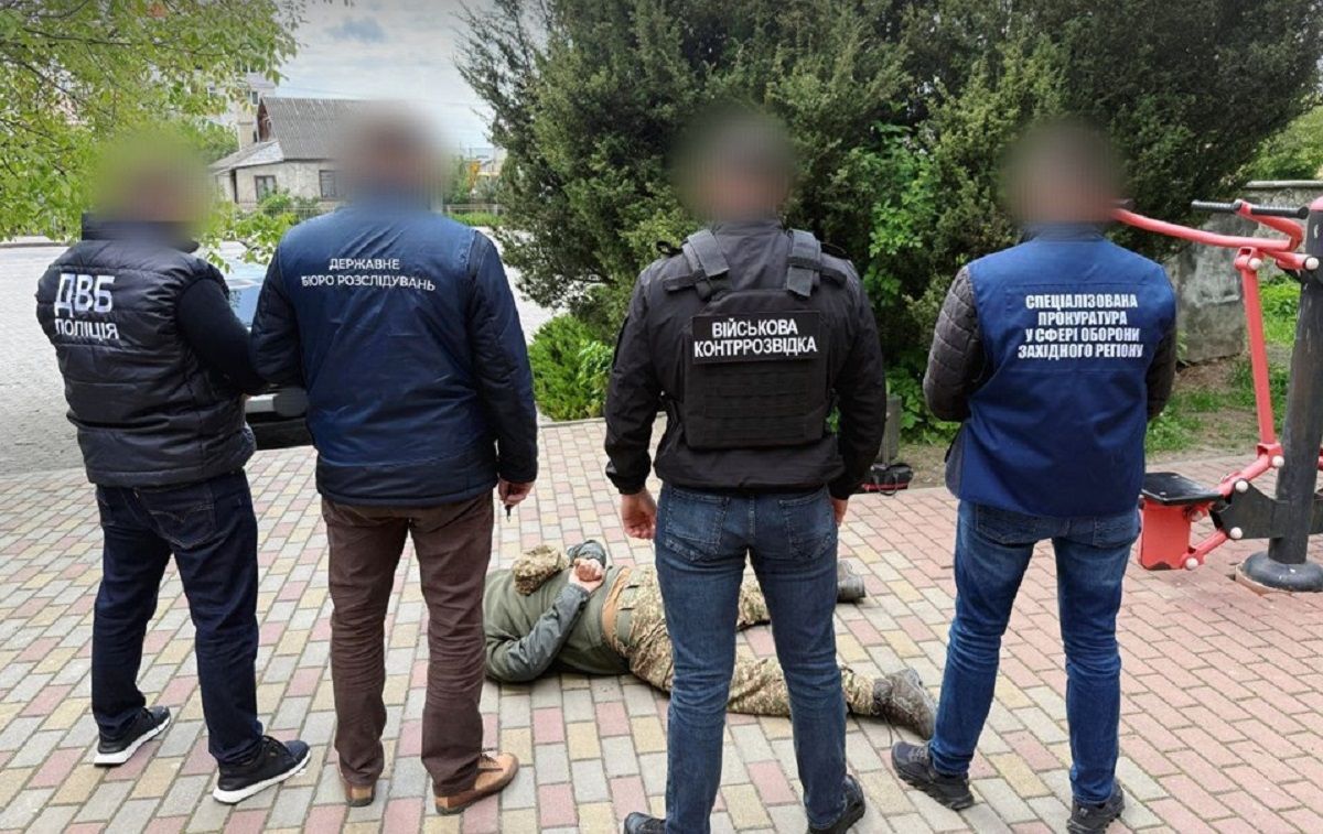 ДБР затримало солдата з Тернопільщини, який за 25 тис. доларів взявся допомогти ухилянту