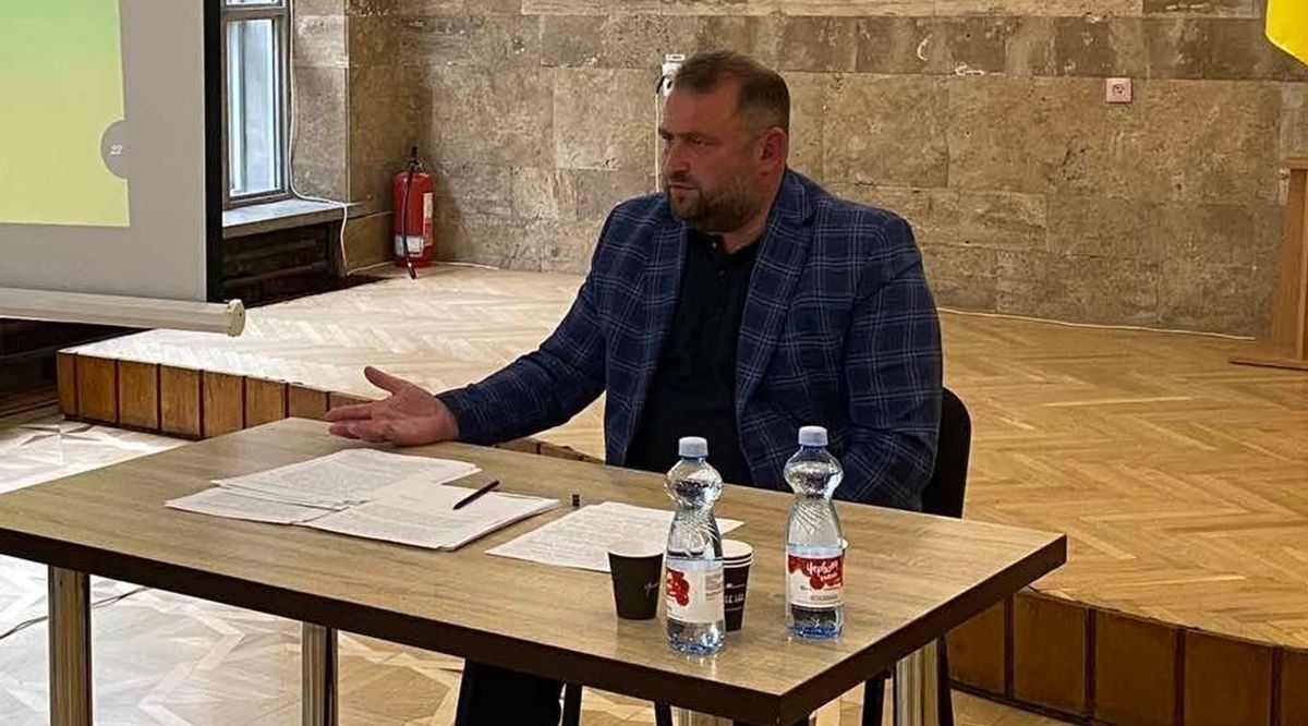 Затриманого на хабарі голову громади на Рівненщині звільнили з посади