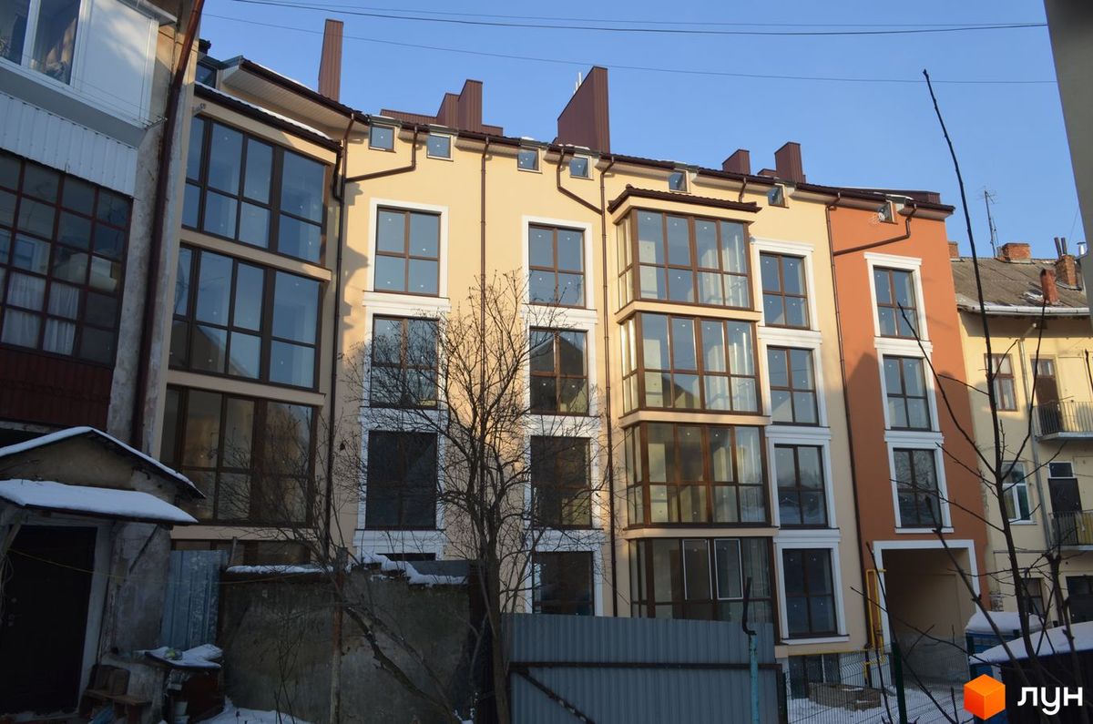 При будівництві ЖК у Львові захопили територію військового містечка