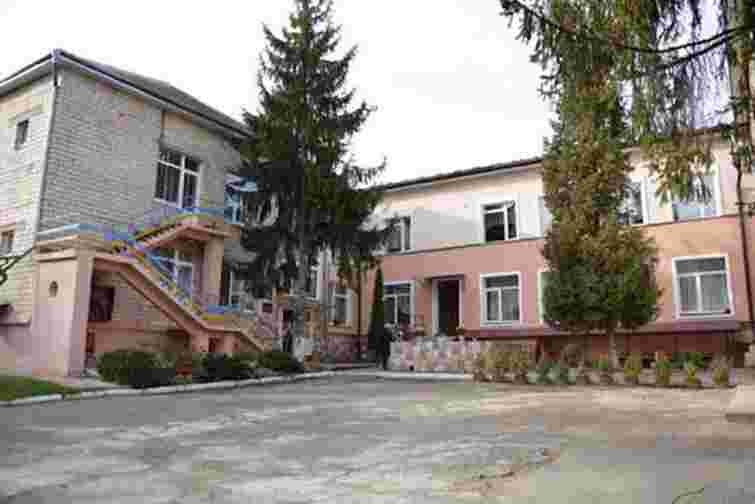 У Чернівцях вихователям дитсадків виплачуватимуть щомісячну надбавку до кінця воєнного стану