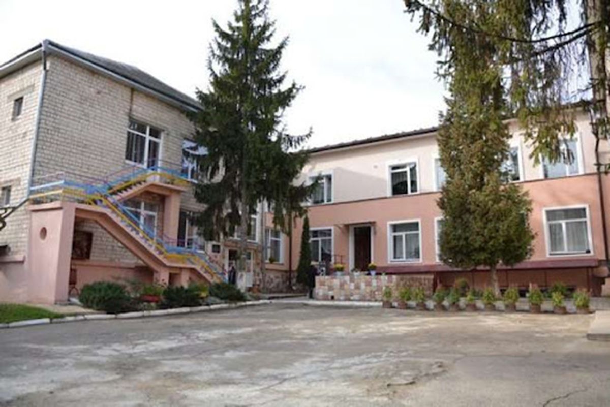 У Чернівцях вихователям дитсадків виплачуватимуть щомісячну надбавку до кінця воєнного стану