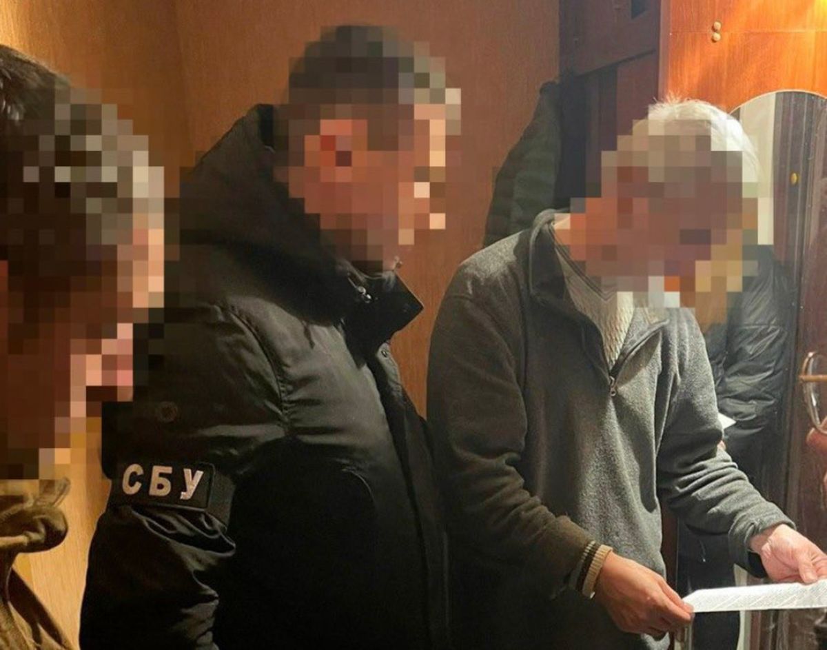 Двох жителів Рівненщини затримали за ведення Telegram-каналу про роздачу повісток