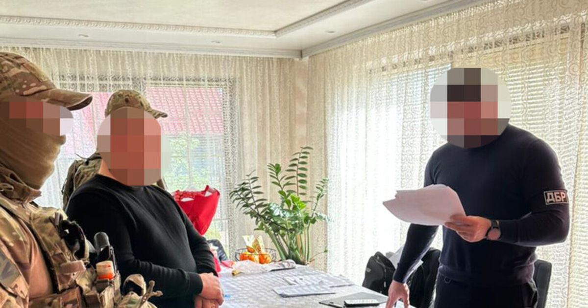 Підприємець з Рівненщини організував підпільний видобуток бурштину на 350 млн грн