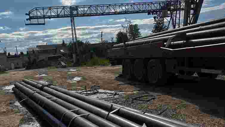 На підприємстві біля Тернополя під час завантаження металевих труб загинув працівник