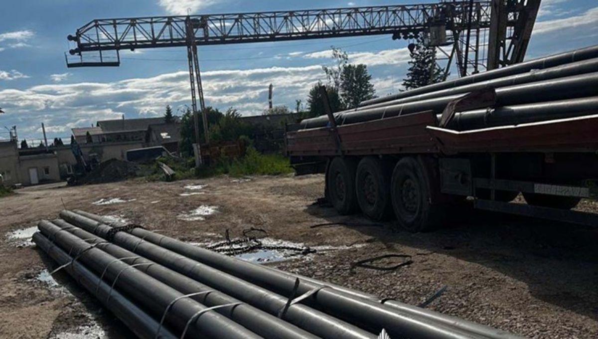 На підприємстві біля Тернополя під час завантаження металевих труб загинув працівник