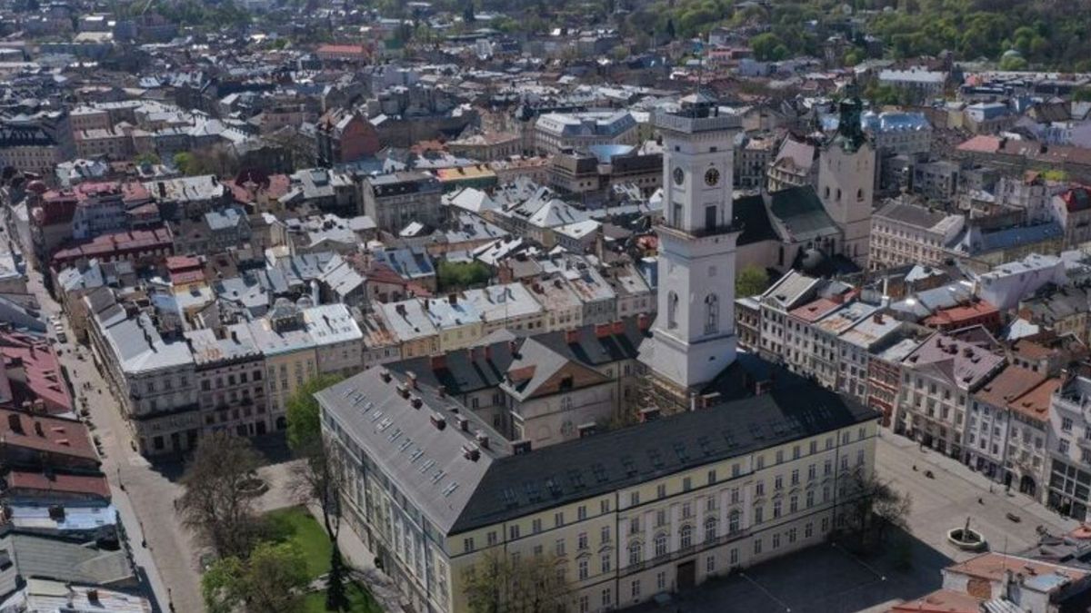 Червень з дощами: яка буде погода на початку літа у Львові та області