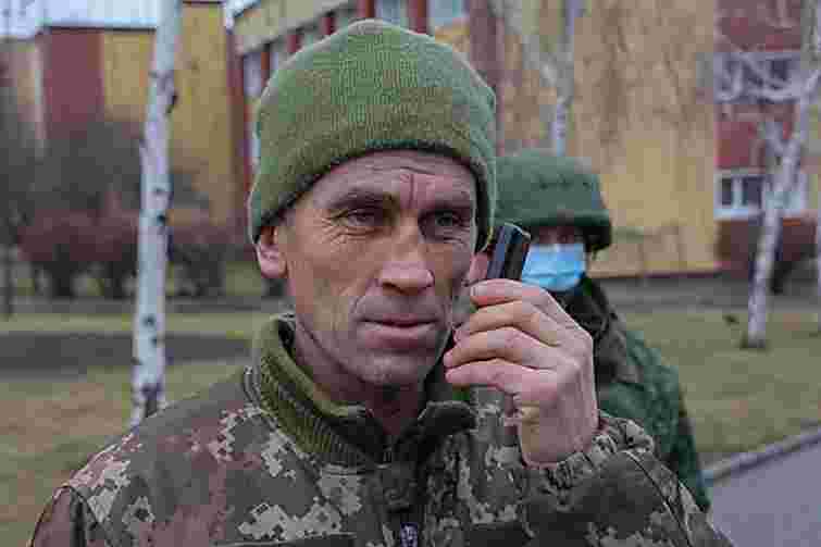 Звільненого з полону українця звинувачують у дезертирстві та переході на бік окупантів