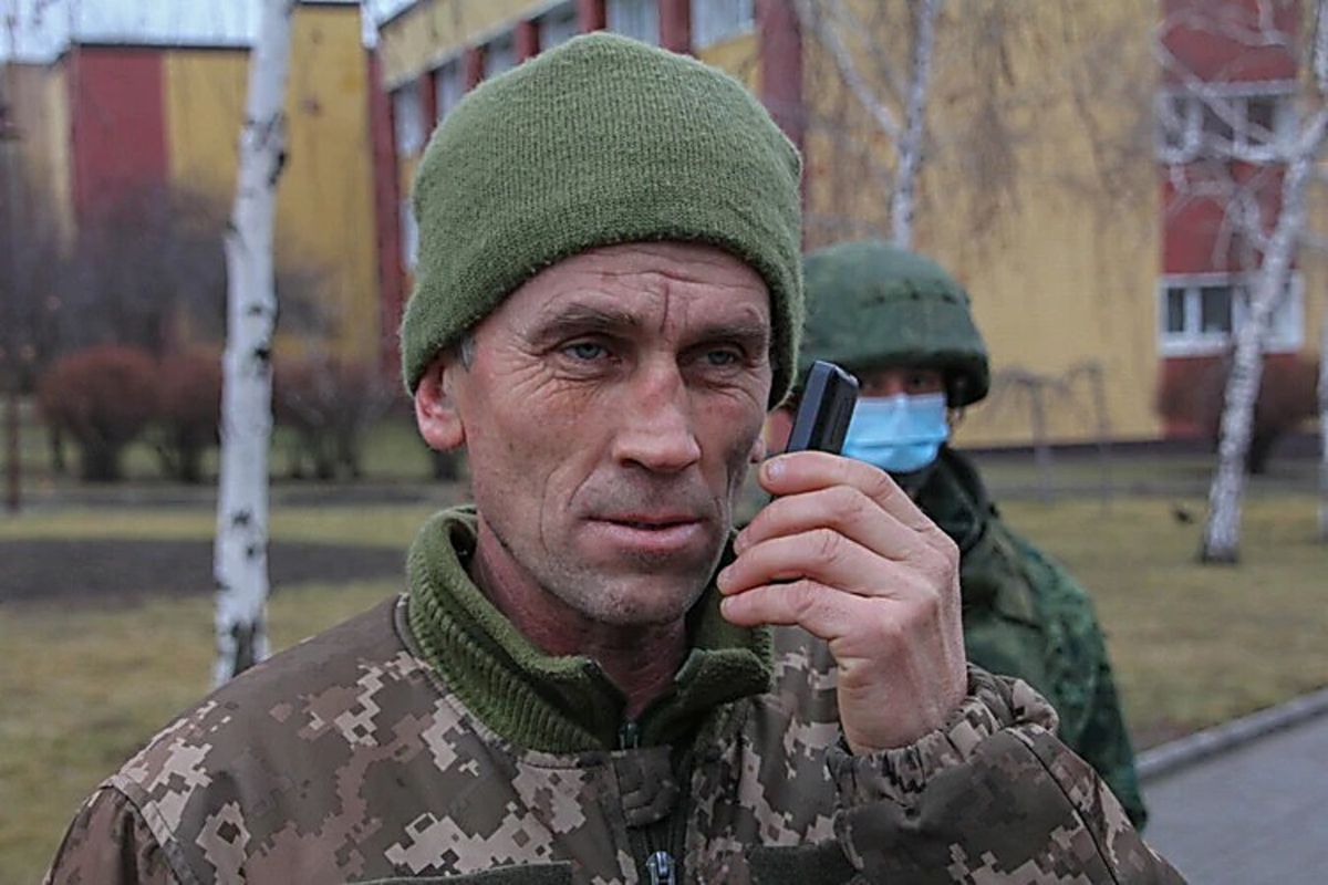 Звільненого з полону українця звинувачують у дезертирстві та переході на бік окупантів