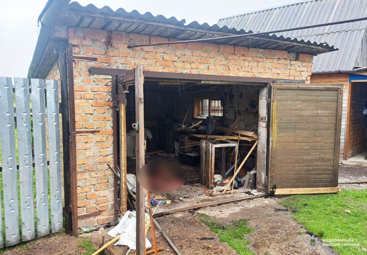 На Рівненщині внаслідок вибуху біля будинку загинув 40-річний чоловік