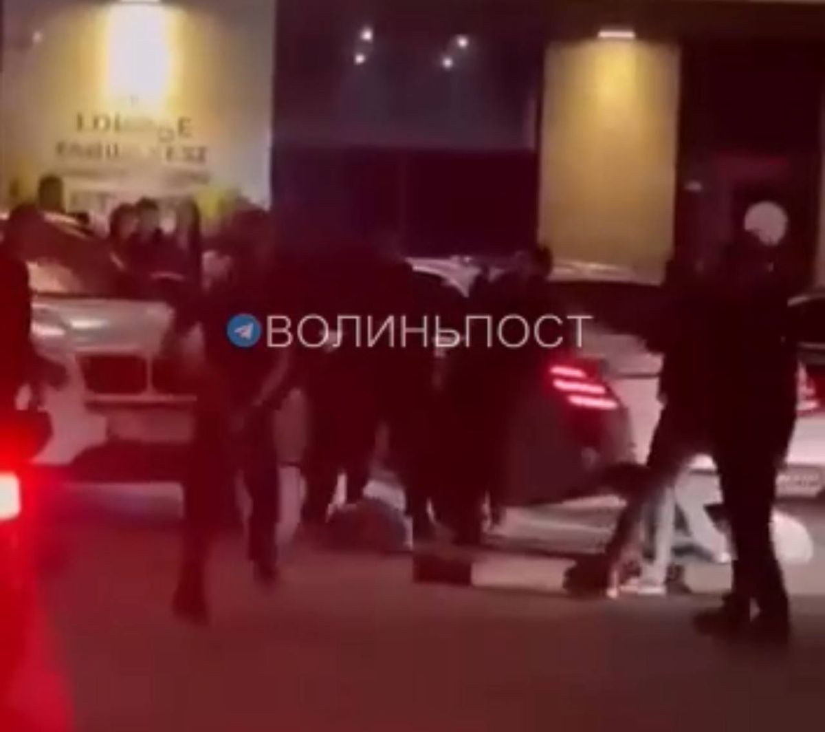 ДБР розслідує бійку зі стріляниною за участі правоохоронців у Луцьку 