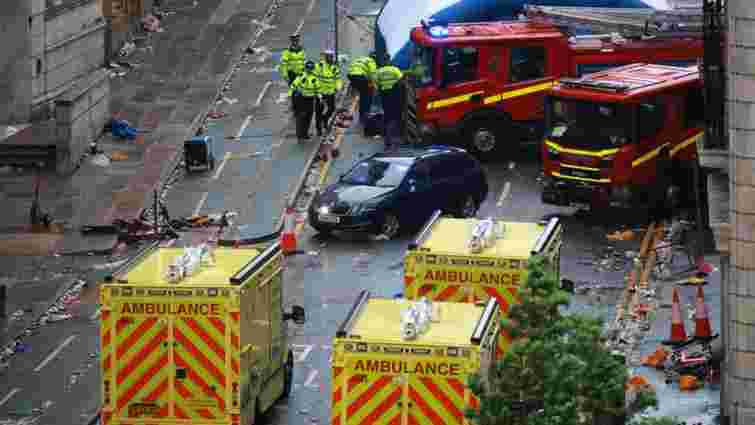 У Ліверпулі автомобіль в’їхав у натовп футбольних уболівальників, десятки постраждалих
