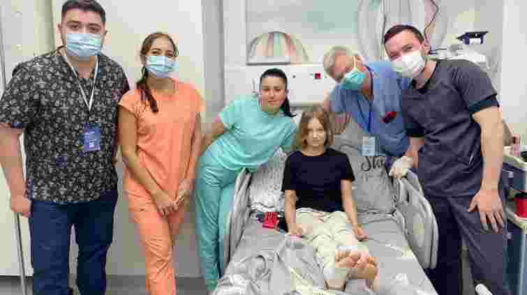 У Львові американські хірурги допомогли 13-річній вінничанці позбутися післяопікових рубців