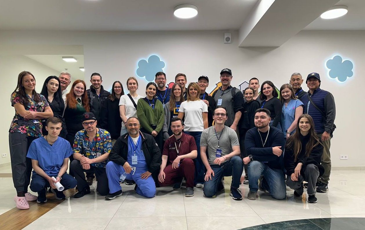 Команда американських та українських експертів, які допомогли дітям позбутися вроджених та набули дефектів у LVIV