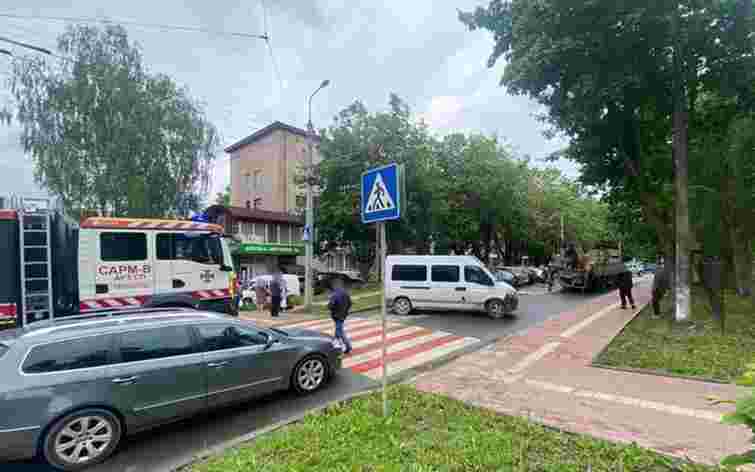 У Тернополі біля міської лікарні вантажівка на смерть збила жінку