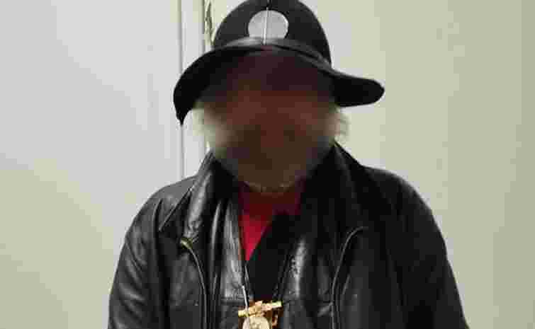 62-річного львів’янина покарали за зірвані прапори на алеї Героїв у центрі Львова