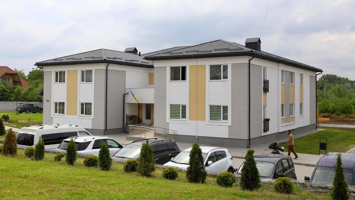У Дрогобичі за спонсорські гроші звели будинок для переселенців на 12 квартир