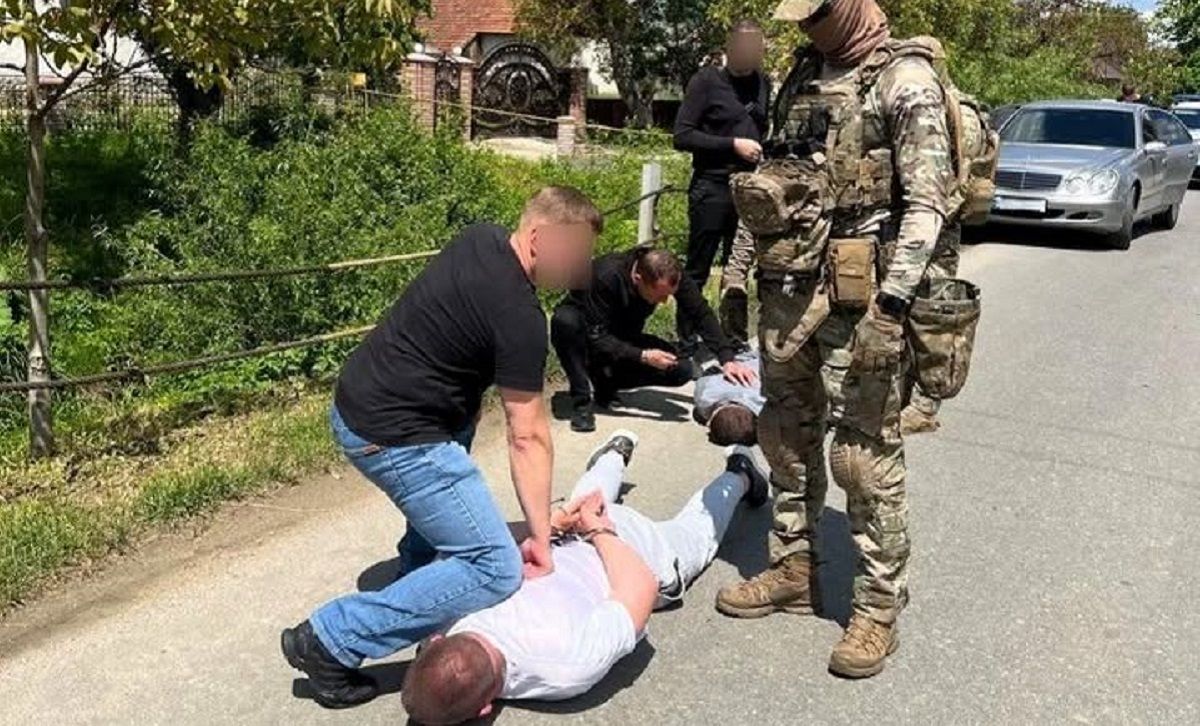 У Львові затримали переправника ухилянтів з підробленим посвідченням поліцейського