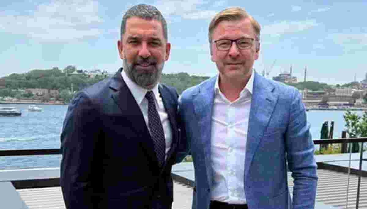 Арда Туран (ліворуч) з гендиректором донеччан Сергієм Палкіним