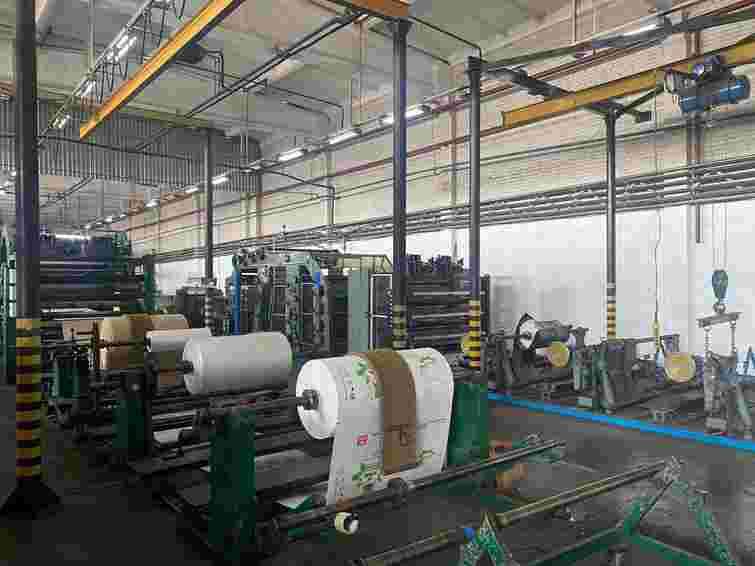 На Прикарпатті виставлять на аукціон пов’язаний з Віктором Медведчуком паперовий завод