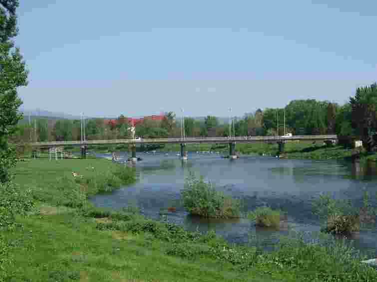 Після двох днів пошуків тіло 65-річної жительки Мукачева виявили в річці Латориця