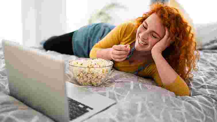 Комедійний екшн з Нейтаном Кейном у головній ролі вже на SWEET.TV: чому його варто подивитися 