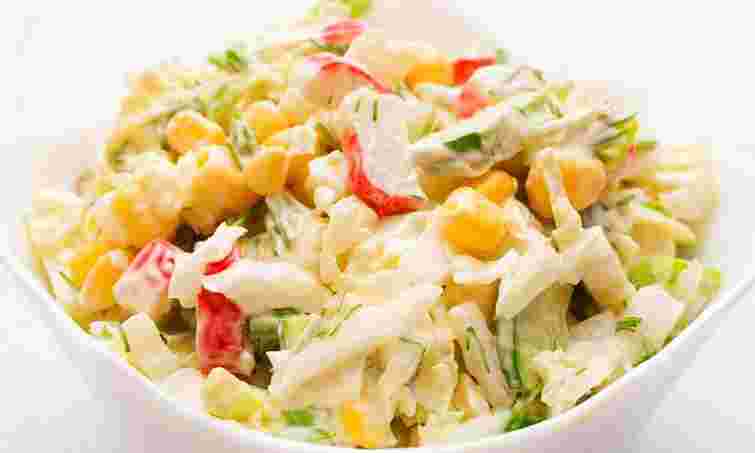 Крабовий салат з молодою капустою. Рецепт дня