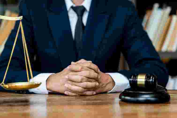 На Закарпатті помічник судді допоміг уникнути мобілізації тисячі ухилянтам